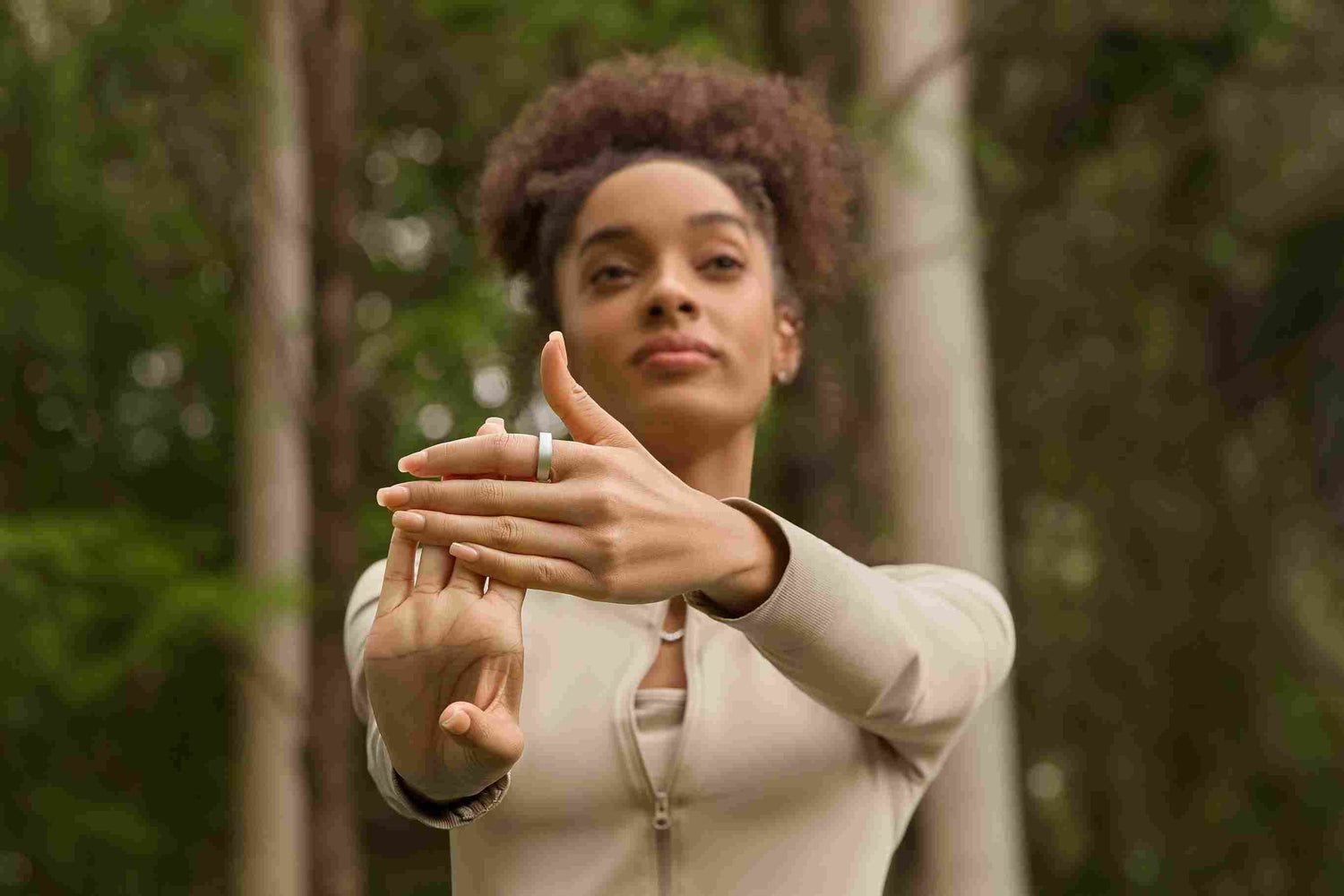 Do Smart Rings Emit EMF? Bluetooth Exposure and 24/7 Wear Explained