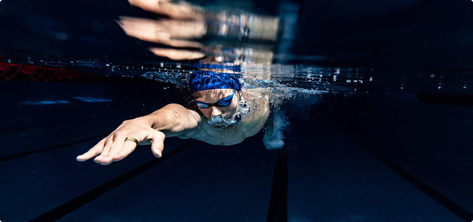 Long Battery + Waterproof Design for Continuous Tracking