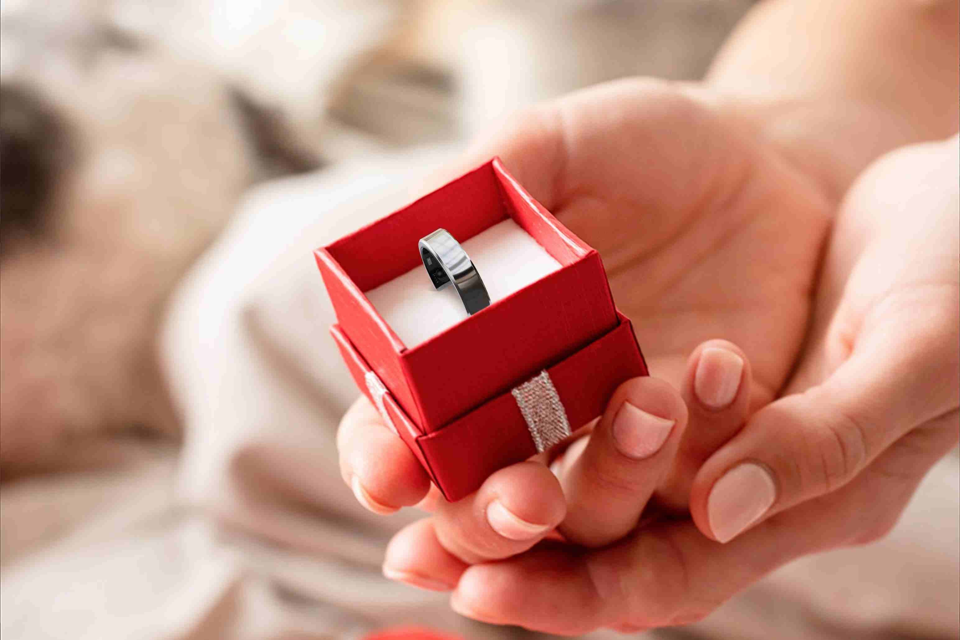 Electronic Wedding Band Alternative: Smart Rings Explained