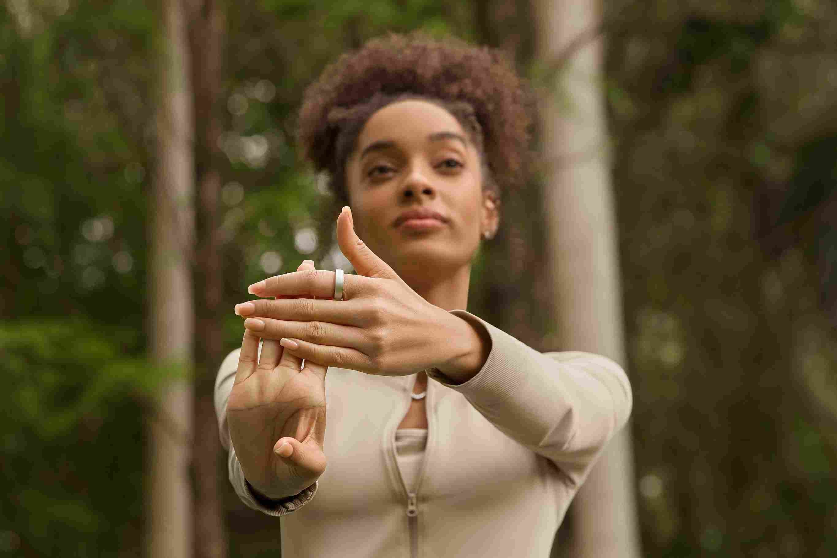Do Smart Rings Emit EMF? Bluetooth Exposure and 24/7 Wear Explained