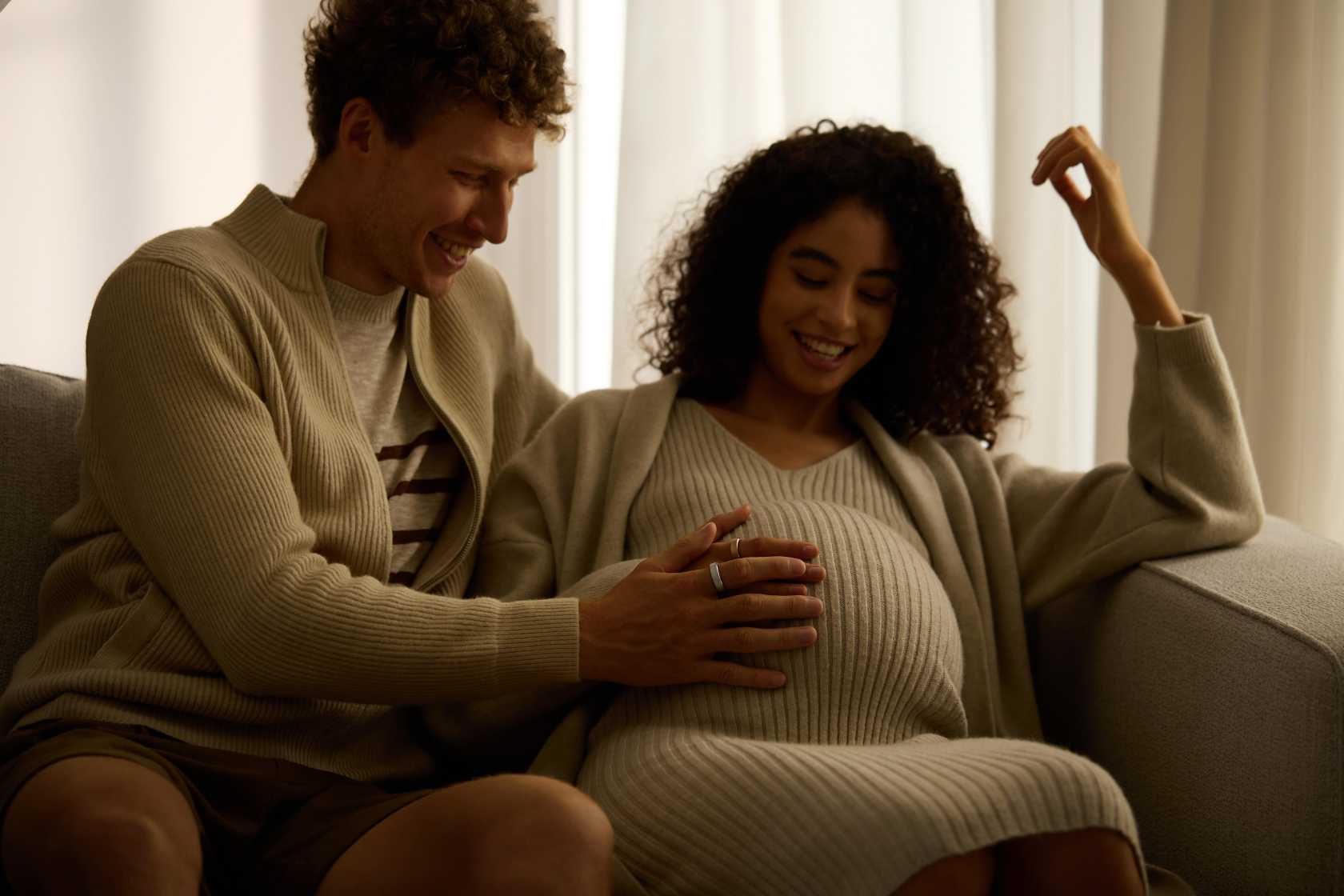 Using a Smart Ring During Pregnancy: What Trends Can It Track Safely?